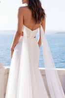 Laden Sie das Bild in den Galerie-Viewer, Sweetheart Cut Out Ivory A Line Sweep Train Beach Hochzeitskleid mit Umhang