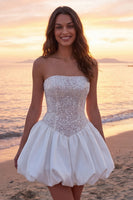 Laden Sie das Bild in den Galerie-Viewer, Glitzerndes Elfenbein Korsett Trägerloses Kurzes Hochzeitskleid mit Pailletten