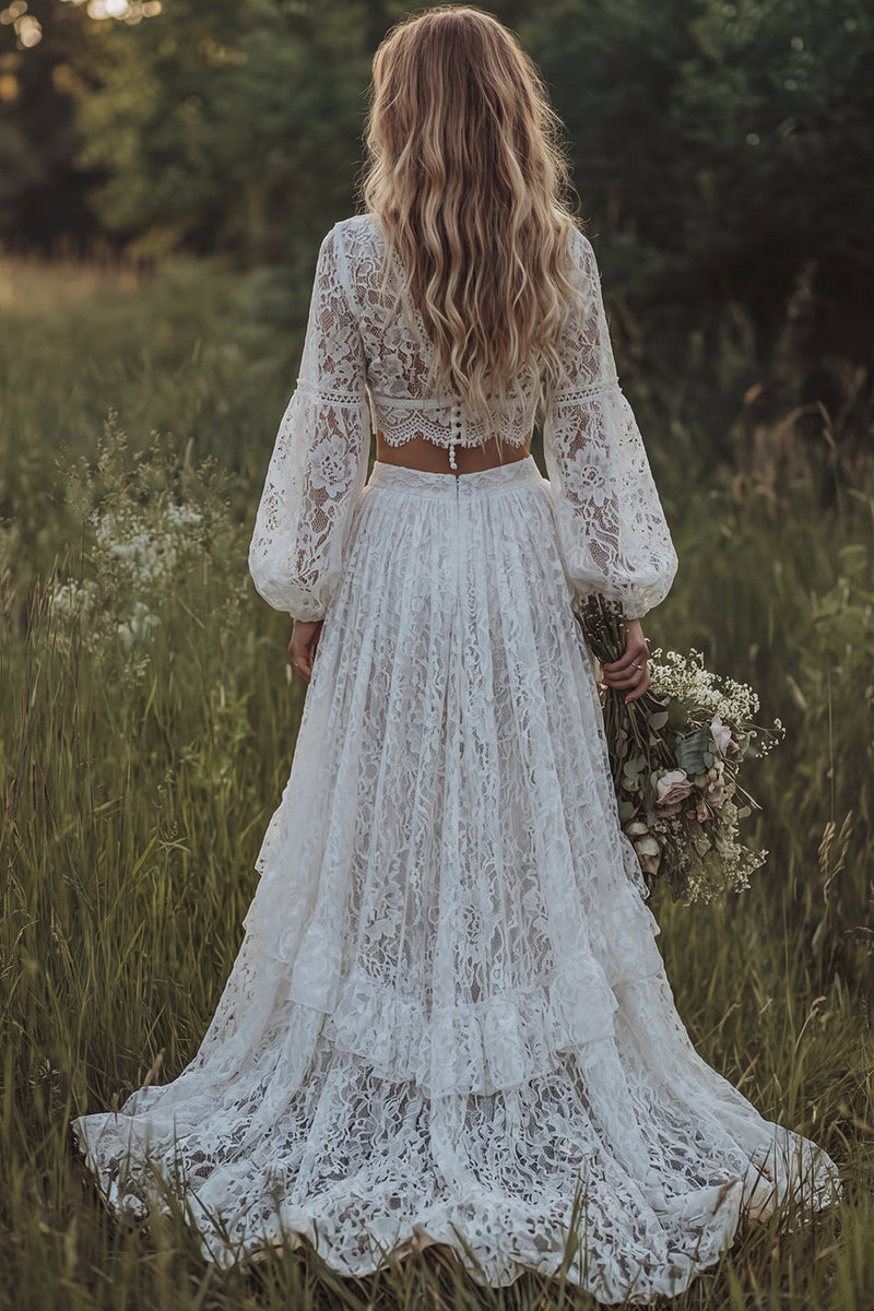 Laden Sie das Bild in den Galerie-Viewer, Spitzen-Elfenbein-V-Ausschnitt mit Rüschen A-Linie langärmeliges Boho-Hochzeitskleid