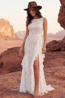 Laden Sie das Bild in den Galerie-Viewer, Spitzen-Elfenbein-Bootsausschnitt mit Meerjungfrauen-Rüschen-Boho-Hochzeitskleid mit Schlitz