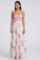 Laden Sie das Bild in den Galerie-Viewer, Ein hellrosa Spaghettiträger-Maxi-Kleid mit Blumen