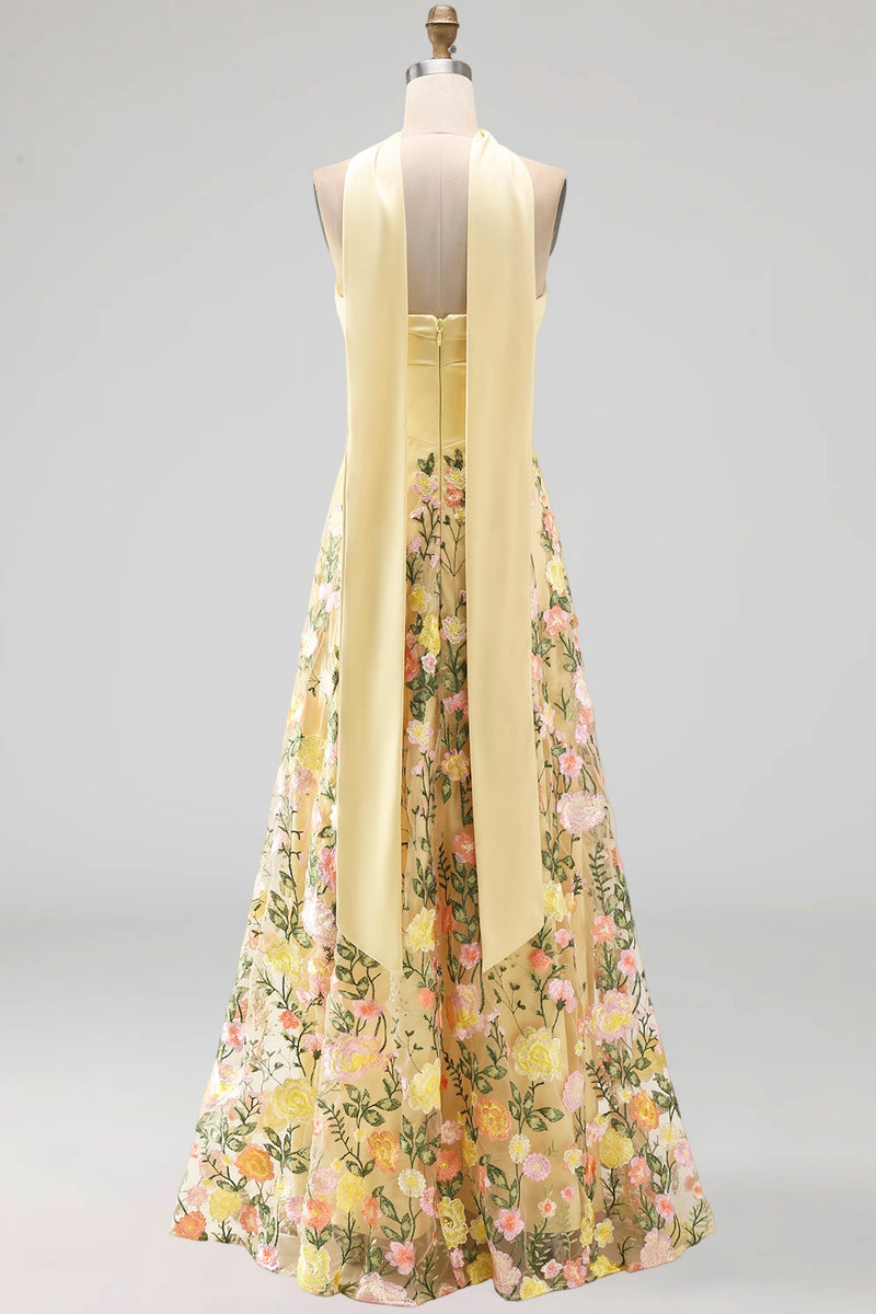 Laden Sie das Bild in den Galerie-Viewer, Trägerloses Gelbes A-Linie Maxi Blumen Hochzeitsgastkleid mit Schal