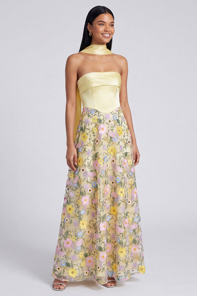 Laden Sie das Bild in den Galerie-Viewer, Trägerloses gelbes A-Linie-Maxi-Blumenkleid mit Schal