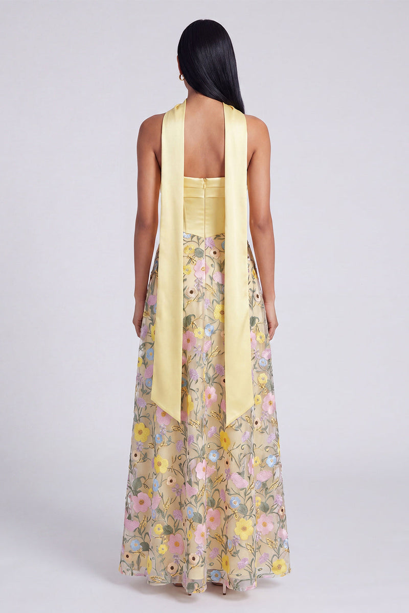 Laden Sie das Bild in den Galerie-Viewer, Trägerloses gelbes A-Linie-Maxi-Blumenkleid mit Schal
