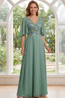 Laden Sie das Bild in den Galerie-Viewer, Salbeigrünes A-Linien-Chiffon-V-Ausschnitt mit Blumen Lange Mutter-der-Braut-Kleid