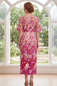 Fuchsiafarbener Bateau-Ausschnitt mit besticktem Midi-Mutter-der-Braut-Kleid mit Schlitz