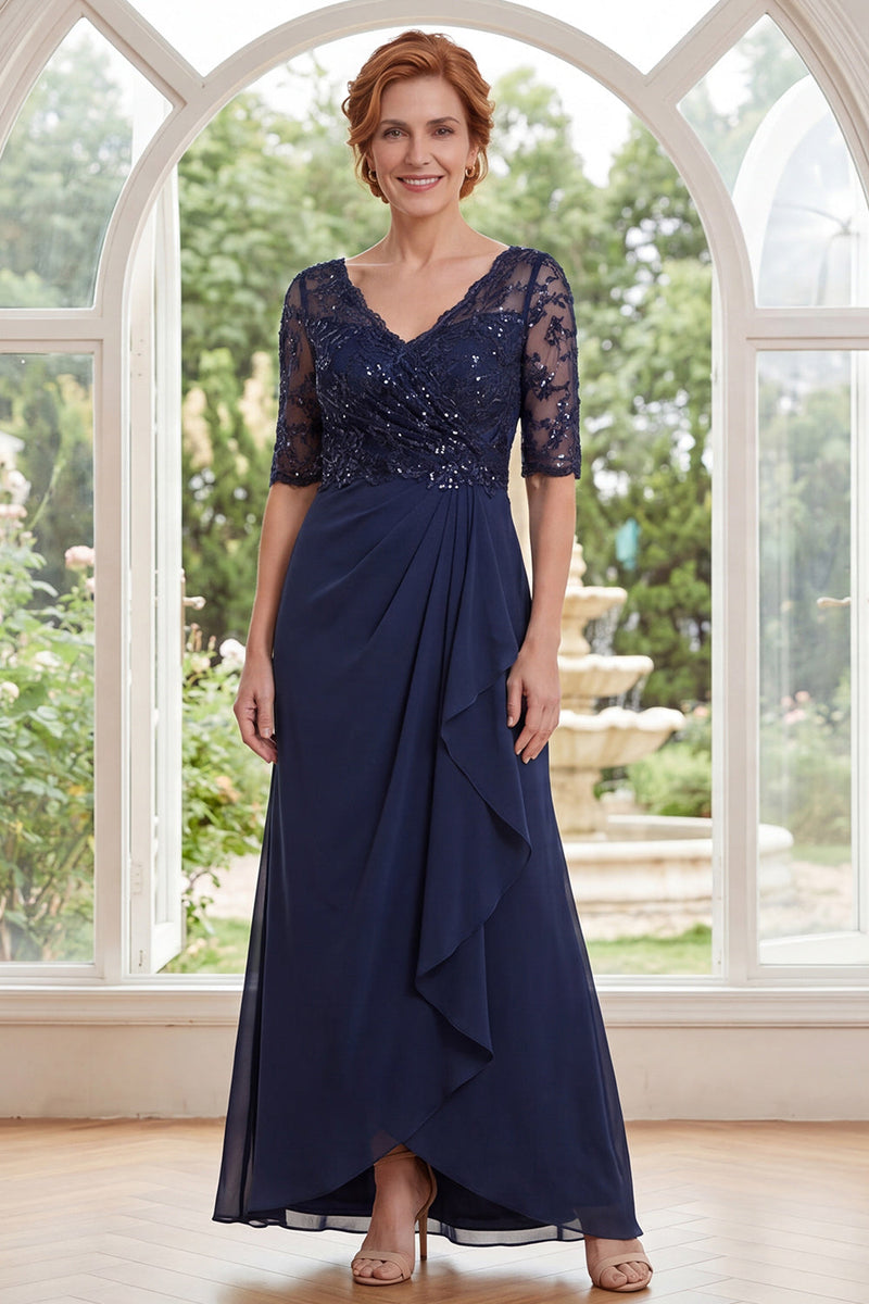 Laden Sie das Bild in den Galerie-Viewer, Marineblaues V-Ausschnitt-Chiffon-Perlenkleid mit Mutter der Braut und Rüschen