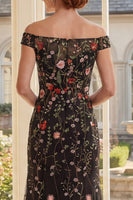 Laden Sie das Bild in den Galerie-Viewer, Schulterloses, schwarzes Tüll-Blumen-Stickerei mit langer Mutter-der-der-Braut-Kleid