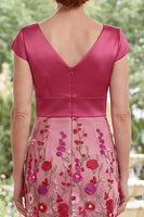 Laden Sie das Bild in den Galerie-Viewer, Fuchsia Meerjungfrauen-Blumen V-Ausschnitt Langes Mutter-der-der-Braut-Kleid mit Mützenärmeln