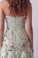 Laden Sie das Bild in den Galerie-Viewer, Trägerloses Salbeigrünes Bodycon Besticktes Kurzes Abendkleid mit Rüschen