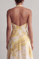 Laden Sie das Bild in den Galerie-Viewer, Halter: Ein langes gelbes, floralt bedrucktes Mutter-der-Braut-Kleid mit Schlitz