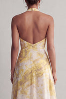 Laden Sie das Bild in den Galerie-Viewer, Halter: Ein langes gelbes, floralt bedrucktes Mutter-der-Braut-Kleid mit Schlitz