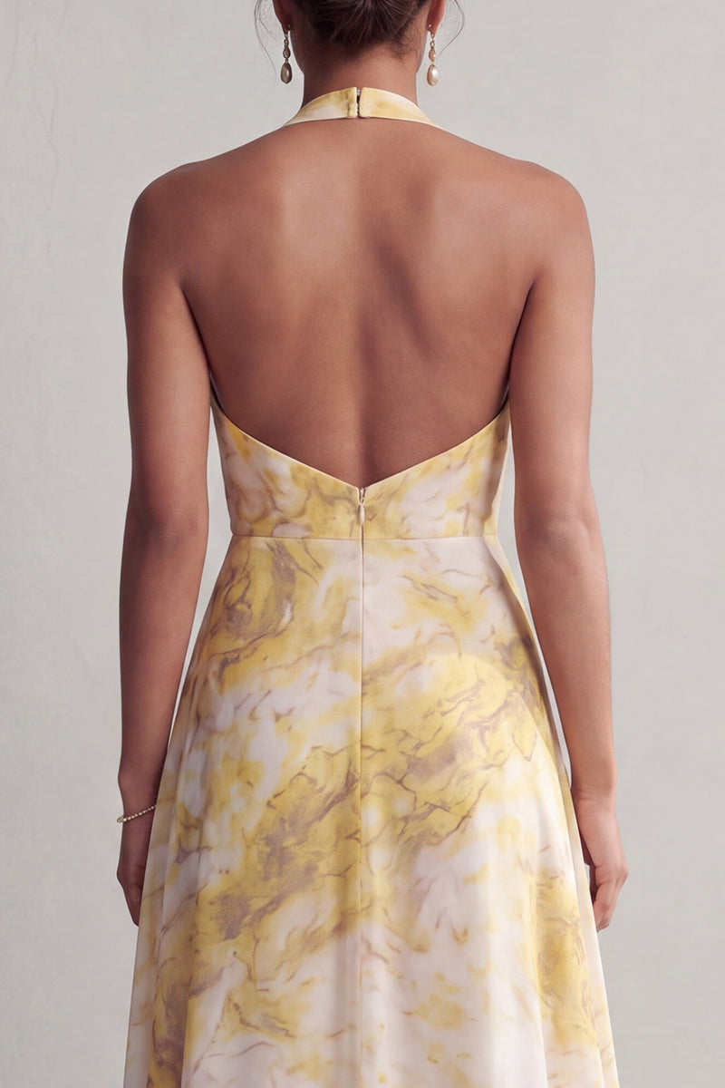 Laden Sie das Bild in den Galerie-Viewer, Halter: Ein langes gelbes, floralt bedrucktes Mutter-der-Braut-Kleid mit Schlitz