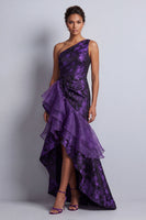 Laden Sie das Bild in den Galerie-Viewer, Dunkelviolette, hoch niedrige Meerjungfrauen-Mutter-der-Braut-Kleid mit Rüschen