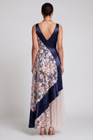 Laden Sie das Bild in den Galerie-Viewer, V-Ausschnitt-Rouge mit langer A-Linie florales Mutter-der-Braut-Kleid