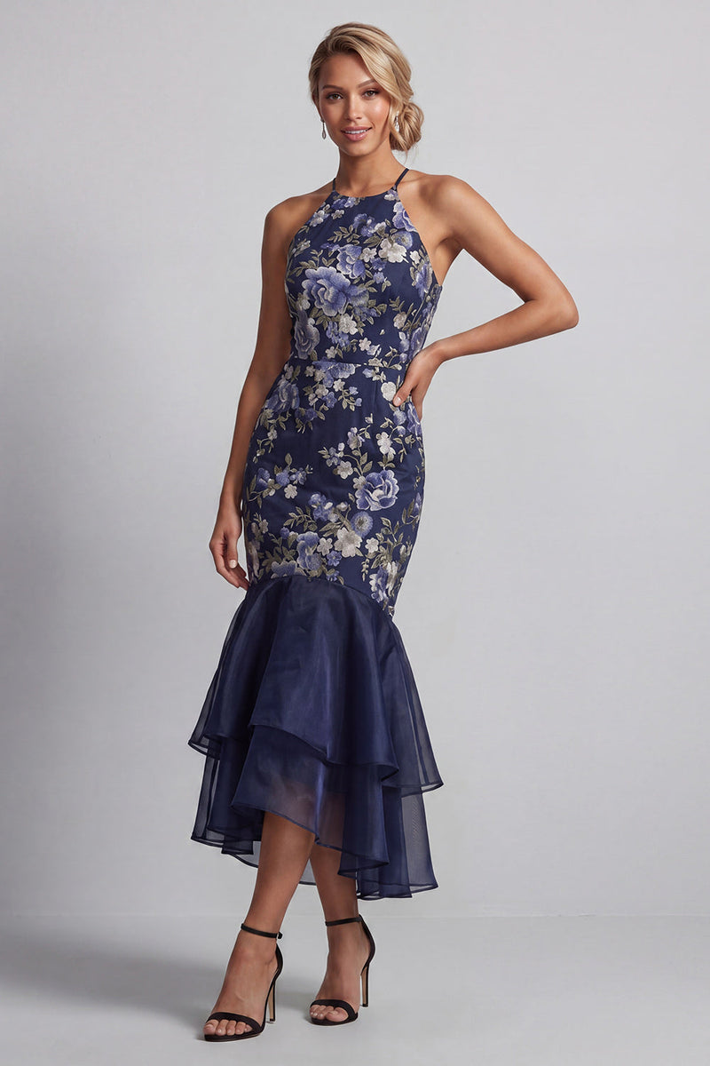 Laden Sie das Bild in den Galerie-Viewer, Marineblauer Blumenneckholderhals Meerjungfrau Long Mother Of the Bride Kleid mit Rüschen