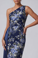 Laden Sie das Bild in den Galerie-Viewer, Einschulterblauer floraler Bodycon Midi-Mutter-der-Braut-Kleid mit Schärpe