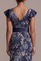 Laden Sie das Bild in den Galerie-Viewer, Meerjungfrauenblauer V-Ausschnitt Jacquard Midi Mutter der Braut Kleid mit Schlitz