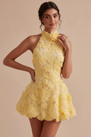Laden Sie das Bild in den Galerie-Viewer, A-Line Daffodil Blumen-Neckholder-Homecoming-Kleid mit Perlen