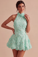 Laden Sie das Bild in den Galerie-Viewer, A-Linie Daffodil Blumen Neckholder Kurzes Abendkleid mit Perlen