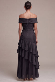 Off-the-shoulder A-Line langes Black-Tie-Kleid mit Rüschen