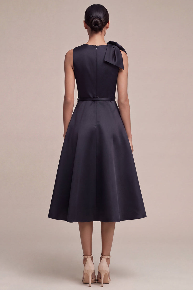 Laden Sie das Bild in den Galerie-Viewer, Schwarzes Rundhals-A-Linie-Formelkleid mit Schleife