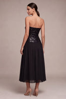 Laden Sie das Bild in den Galerie-Viewer, Glitzerndes trägerloses A-Line-Midi-Black-Tie-Kleid mit Pailletten
