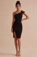 Laden Sie das Bild in den Galerie-Viewer, Schwarzes, einschulteriges, kurzes Bodycon-Festkleid mit Schlitz