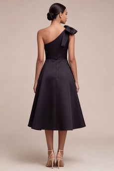 Schwarzes einschulteriges Midi-Festkleid mit Schleife