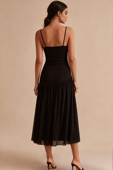 Schwarzes A-Linie mit gerafften Spaghettiträgern Midi-Festkleid