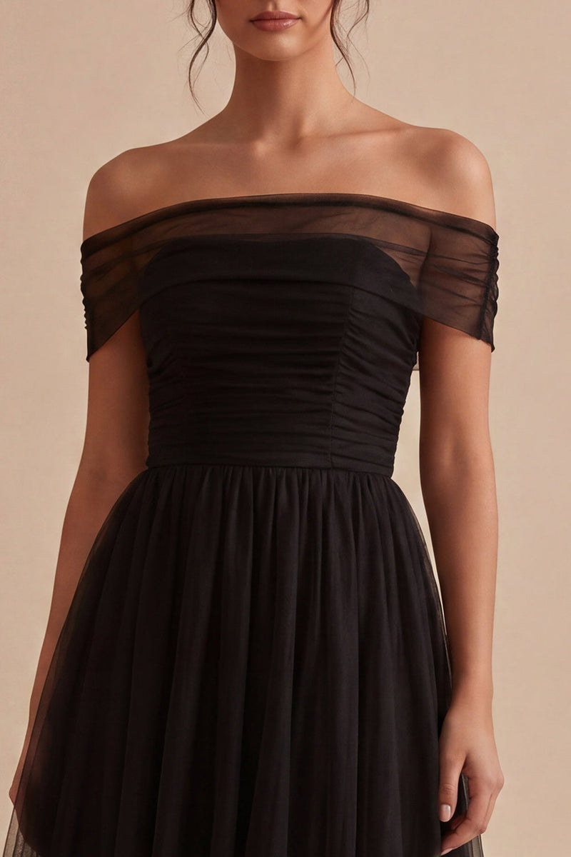 Laden Sie das Bild in den Galerie-Viewer, Schwarzes schulterfreies A-Line-langes Festkleid
