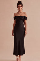 Laden Sie das Bild in den Galerie-Viewer, Schwarzes, schulterloses Meerjungfrauen-Satin-Lange Festkleid
