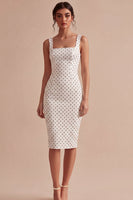 Laden Sie das Bild in den Galerie-Viewer, Weiß-schwarzes Quadrathals-Bodycon-Midi-Polkadots-Kleid