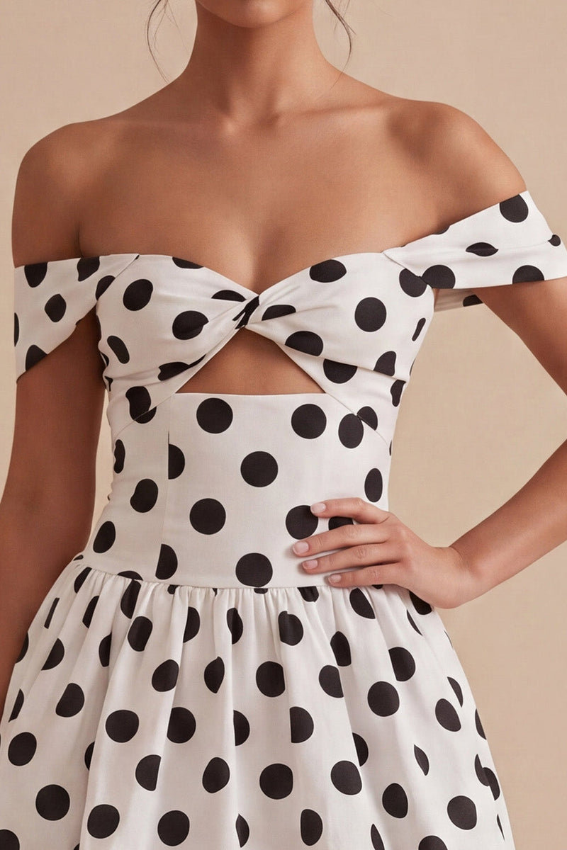 Laden Sie das Bild in den Galerie-Viewer, Off-the-shoulder weiße, schwarze Polka-Dots-A-Linie-Abschlusskleider