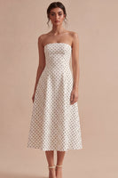 Laden Sie das Bild in den Galerie-Viewer, Weiß-schwarzes trägerloses A-Line-Midi-Polka-Dots-Kleid