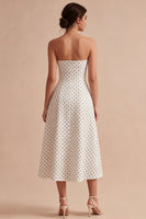 Laden Sie das Bild in den Galerie-Viewer, Weiß-schwarzes trägerloses A-Line-Midi-Polka-Dots-Kleid
