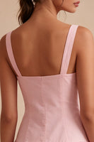 Laden Sie das Bild in den Galerie-Viewer, Ein kurzes, pinkes, dickes Trägerkleid zur Abschlussfeier