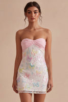 Laden Sie das Bild in den Galerie-Viewer, Glitzerndes pink-weißes, geblümtes, enges Mini-Trägerloses Abschlusskleid mit Perlen zum Abschluss