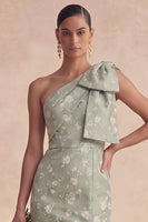 Laden Sie das Bild in den Galerie-Viewer, Einschulter-Blumen-Salbei-Meerjungfrauen-Brautjungfernkleid