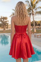 Laden Sie das Bild in den Galerie-Viewer, A-Line rotes, trägerloses Korsett, Blumen-Homecoming-Kleid