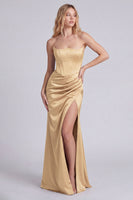 Laden Sie das Bild in den Galerie-Viewer, Schwarzes satinfarbenes, strapless Korsett, gerafftes Meerjungfrauenlanges Festkleid mit Schlitz