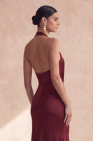 Laden Sie das Bild in den Galerie-Viewer, Cabernet-Neckholderhals mit gerafftem Meerjungfrauen-Langzeitkleid