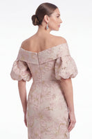 Laden Sie das Bild in den Galerie-Viewer, Off the Shoulder Meerjungfrau Pink Blume Jacquard Long Mutter der Braut Kleid