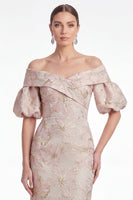 Laden Sie das Bild in den Galerie-Viewer, Off the Shoulder Meerjungfrau Pink Blume Jacquard Long Mutter der Braut Kleid
