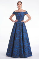Laden Sie das Bild in den Galerie-Viewer, Off-the-shoulder blaues A-Linien-Blumenkleid in Jacquard Long Mother of the Bride