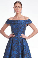 Laden Sie das Bild in den Galerie-Viewer, Off-the-shoulder blaues A-Linien-Blumenkleid in Jacquard Long Mother of the Bride