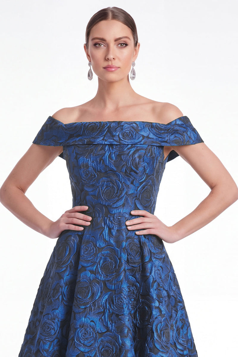 Laden Sie das Bild in den Galerie-Viewer, Off-the-shoulder blaues A-Linien-Blumenkleid in Jacquard Long Mother of the Bride