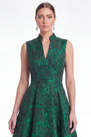 Laden Sie das Bild in den Galerie-Viewer, A-Linie grüne Blume Jacquard V-Ausschnitt Mutter der Braut Kleid