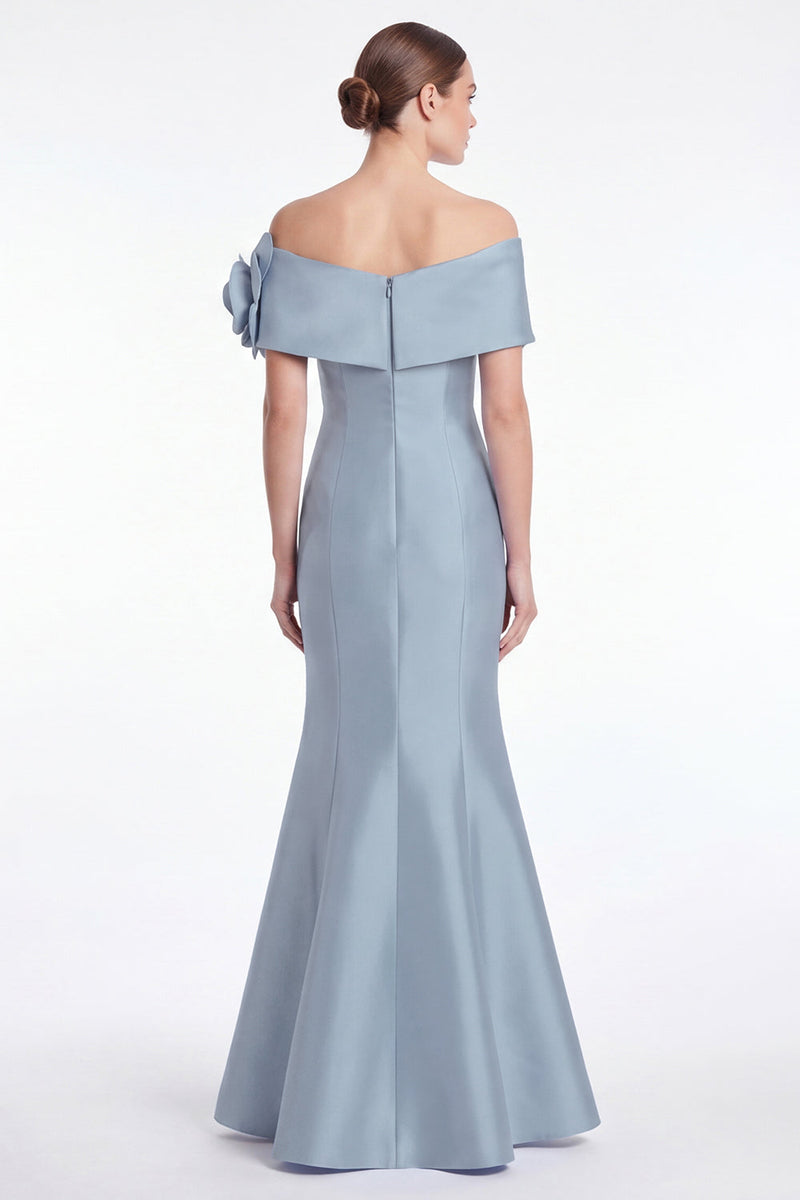 Laden Sie das Bild in den Galerie-Viewer, Staubiges blaues Satin-Off-the-Shoulder Meerjungfrauen-Langes Mutter-der-Braut-Kleid mit 3D-Blume