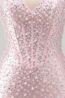 Laden Sie das Bild in den Galerie-Viewer, Rosa Bodycon Halter Perlen Rückenloses Korsett Kurzes Homecoming-Kleid mit Perlen